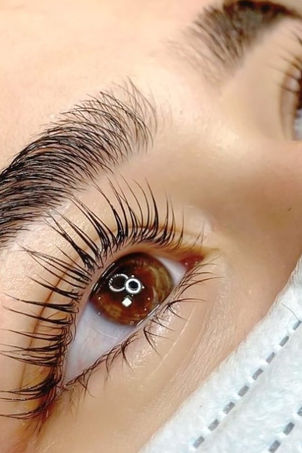 Lash Lifting feito pela Deusa Martins